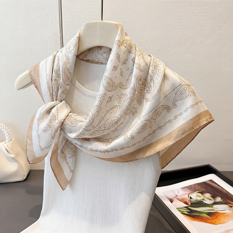 Vintage Beige Paisley Print Sq - Ascot Neck Scarf ulasan dan harga
